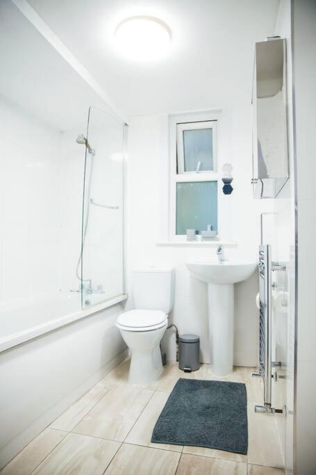 3 Bed Flat With Balcony Central 伦敦 外观 照片