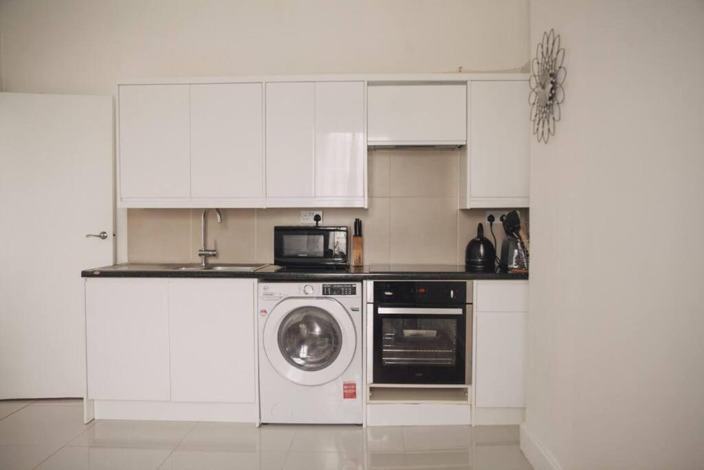 3 Bed Flat With Balcony Central 伦敦 外观 照片