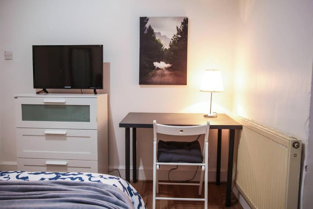 3 Bed Flat With Balcony Central 伦敦 外观 照片
